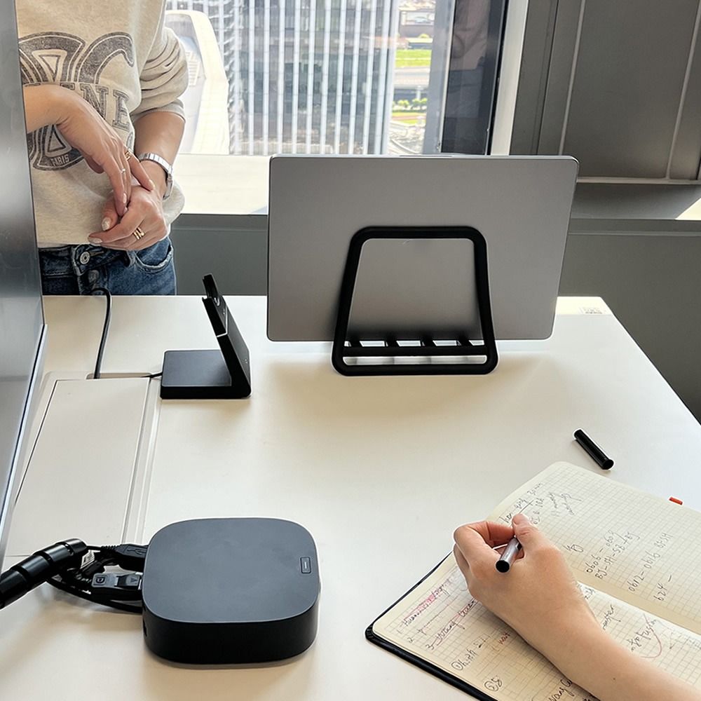 Vertical Laptop Stand - حامل لابتوب عمودي غير قابل للانزلاق،