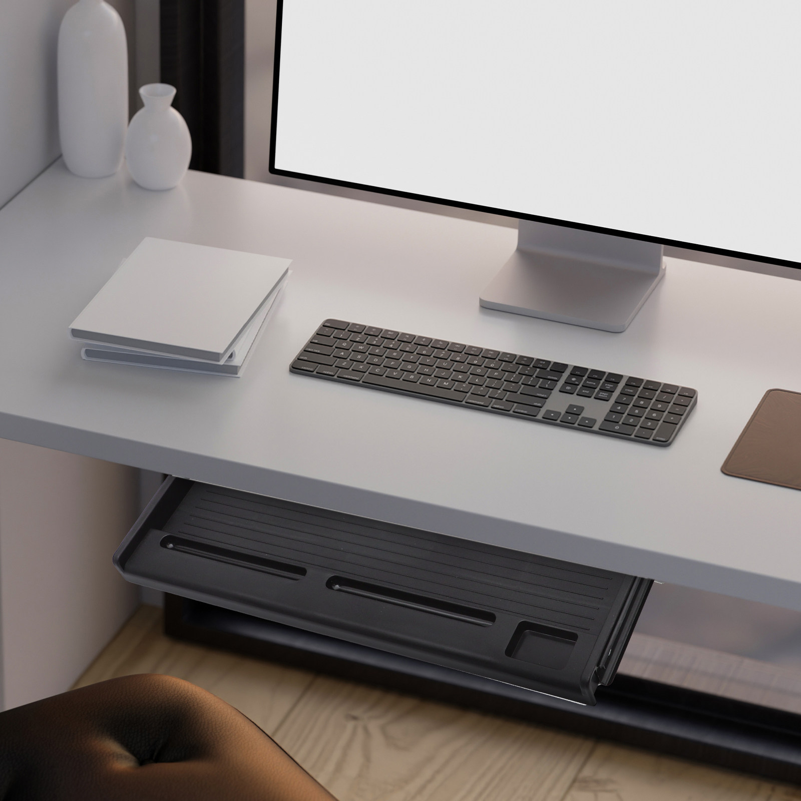 Desk Setup In Office - مجموعة واحدة من درج لوحة المفاتيح