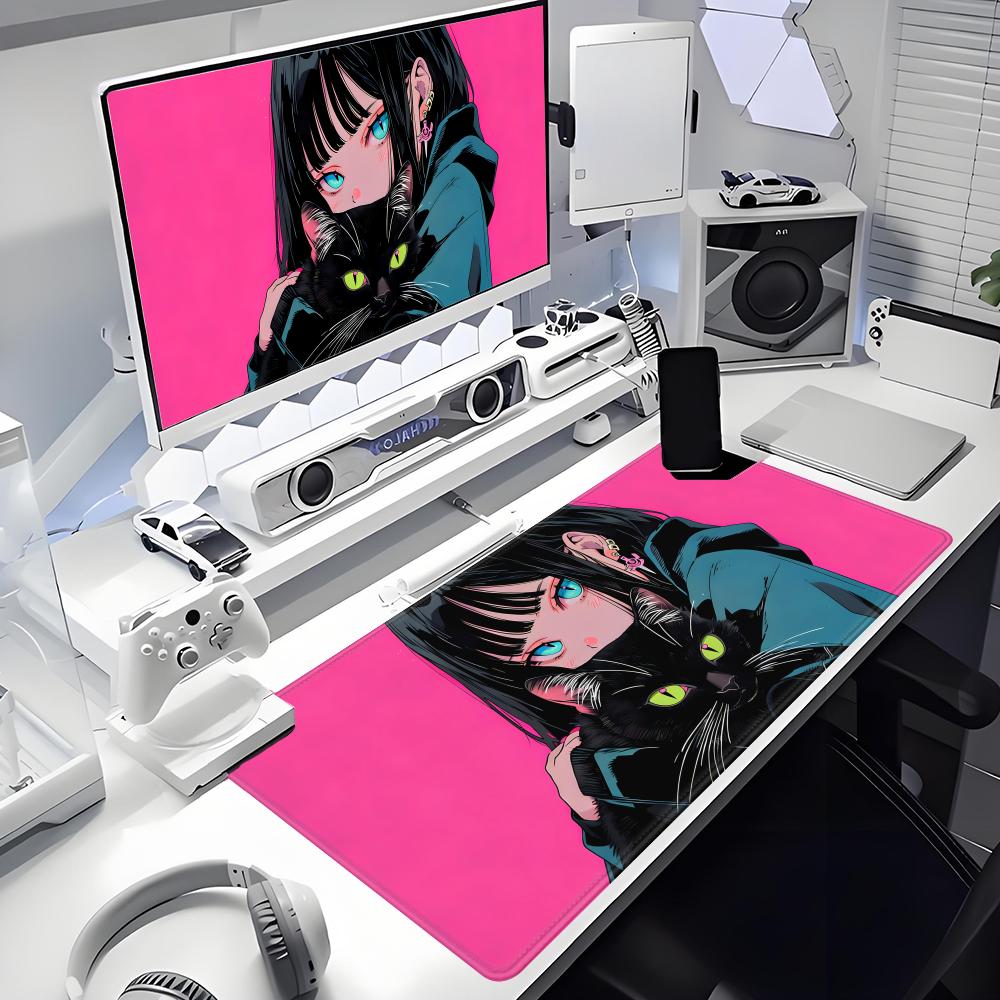 لوحة ماوس للألعاب بتصميم عيون  - مراجعة Desk Setup Black وسعره